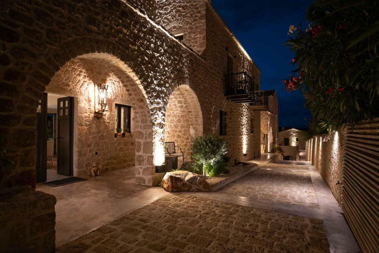 Alistos Hotel Githio Exterior foto